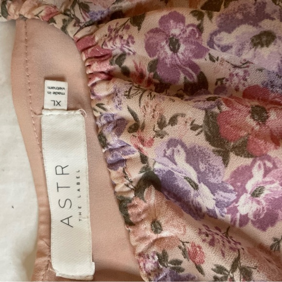 ✨ASTR the Label✨ Bow Tie Ruffle Dress pink purple floral - Picture 10 of 10